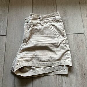 Columbia Tan Bermuda Shorts Casual Style
